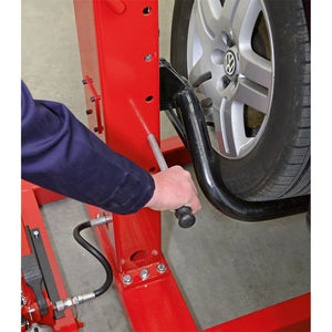 Sealey Vehicle Lift 1.5 Tonne Air/Hydraulic, Foot Pedal