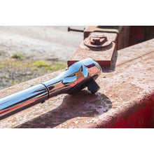 Load image into Gallery viewer, Sealey Torque Wrench 3/4&quot; Sq Drive 237-983Nm(150-750lb.ft) Push-Through Calibrated (Premier)
